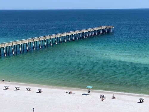 Sound side Water views, privacy and  just steps from Gulf