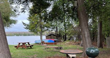 Beautiful Lakeside Cabin - Great Location & Amenities (Canoe, Kayak, Boat, etc)