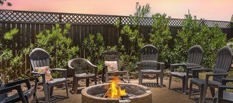 SPECIAL Nätter gratis !!! Vackra familjen hem med spelrum, Tiki Bar och Fire Pit