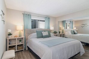 2 عدّة غرف نوم ومكتب ومكواة/لوح كي وسرير سفر