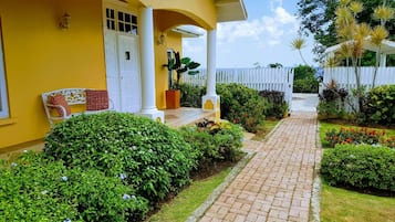 Jardines del alojamiento