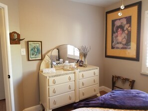2 bedrooms, desk, iron/ironing board, free WiFi