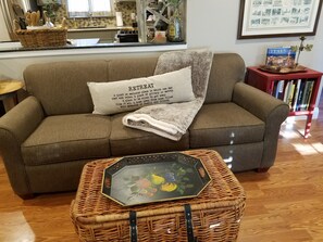 Smart-TV, peis, bøker og PC-skjermer