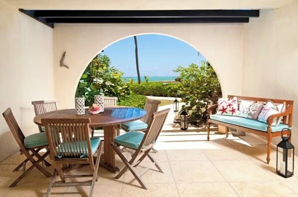 Outdoor dining