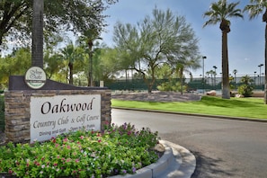 Property grounds - Sun Lakes Oakwood with Putting Green and Golf Cart (Sun Lakes)