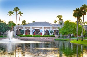 Exterior - Sun Lakes Oakwood with Putting Green and Golf Cart (Sun Lakes)