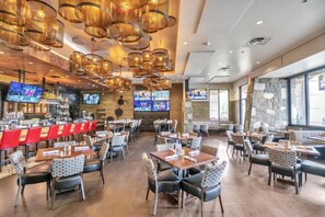 Bar (on property) - Sun Lakes Oakwood with Putting Green and Golf Cart (Sun Lakes)