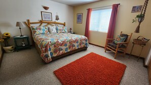 3 bedrooms, desk, iron/ironing board, free WiFi