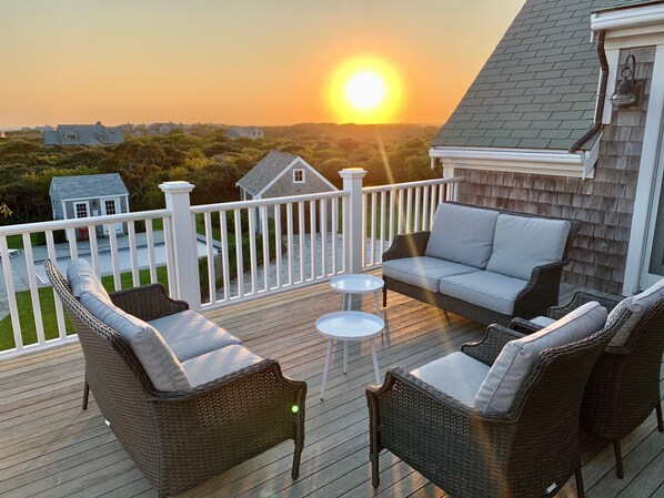 Terrace/patio - Sleeps 10. Heated pool. Walk to Beach, Sunset Views, 8 Bikes, AC (Nantucket)