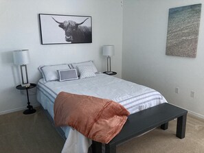 1 soverom, strykejern/-brett, wi-fi (inkludert) og sengetøy