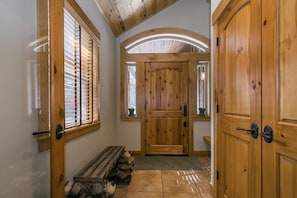 Interior - 4 BR, 3 BA, 3013 sq ft Mountain Oasis at Tahoe Donner, close to Ski,Golf,Spa (Truckee)