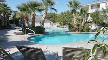 Piscina coperta, piscina all'aperto