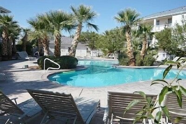 Piscine couverte, piscine extérieure