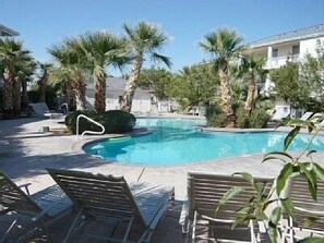 Indoor pool, outdoor pool - Las Palmas 3 Bd/2BA grnd lvl, great views, sleeps 7 (St George)