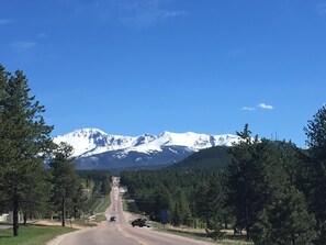 Unclassified image, 2 of 47, button - Bear Paw Haven-nestled in the trees. Pet & family friendly. HOT TUB, Free WiFi (Woodland Park)