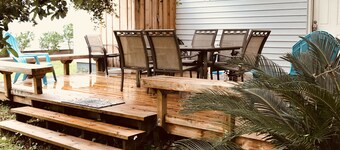 Half Shell Beach Cottage-One Block Easy Walk to Beach, Pet Friendly, Grill&Wifi