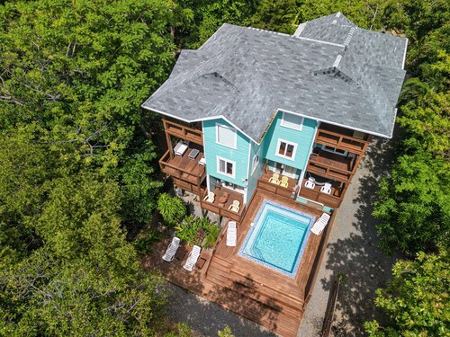 3 min walk to beach, Pool & Private Dock-Free AC & Kayaks-Prime Location