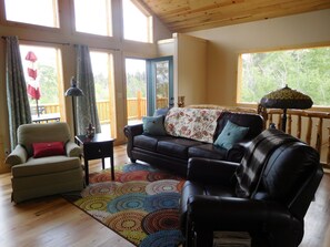 电视、壁炉、DVD 播放器、桌上足球