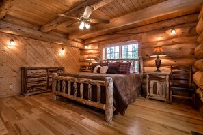 5 bedrooms, iron/ironing board, WiFi, bed sheets - Fabulous Log Home - 2 Master Bedrooms! (Tabernash)