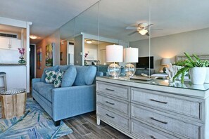 TV - MA1113 Relaxing BeachFront Studio (Lahaina)