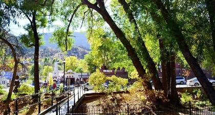 Manitou Springsin sydämet. Palkittua. Ylellinen. Romanttinen. 2. kerros itään