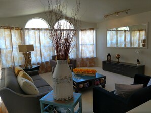 TV, peis og bordtennis