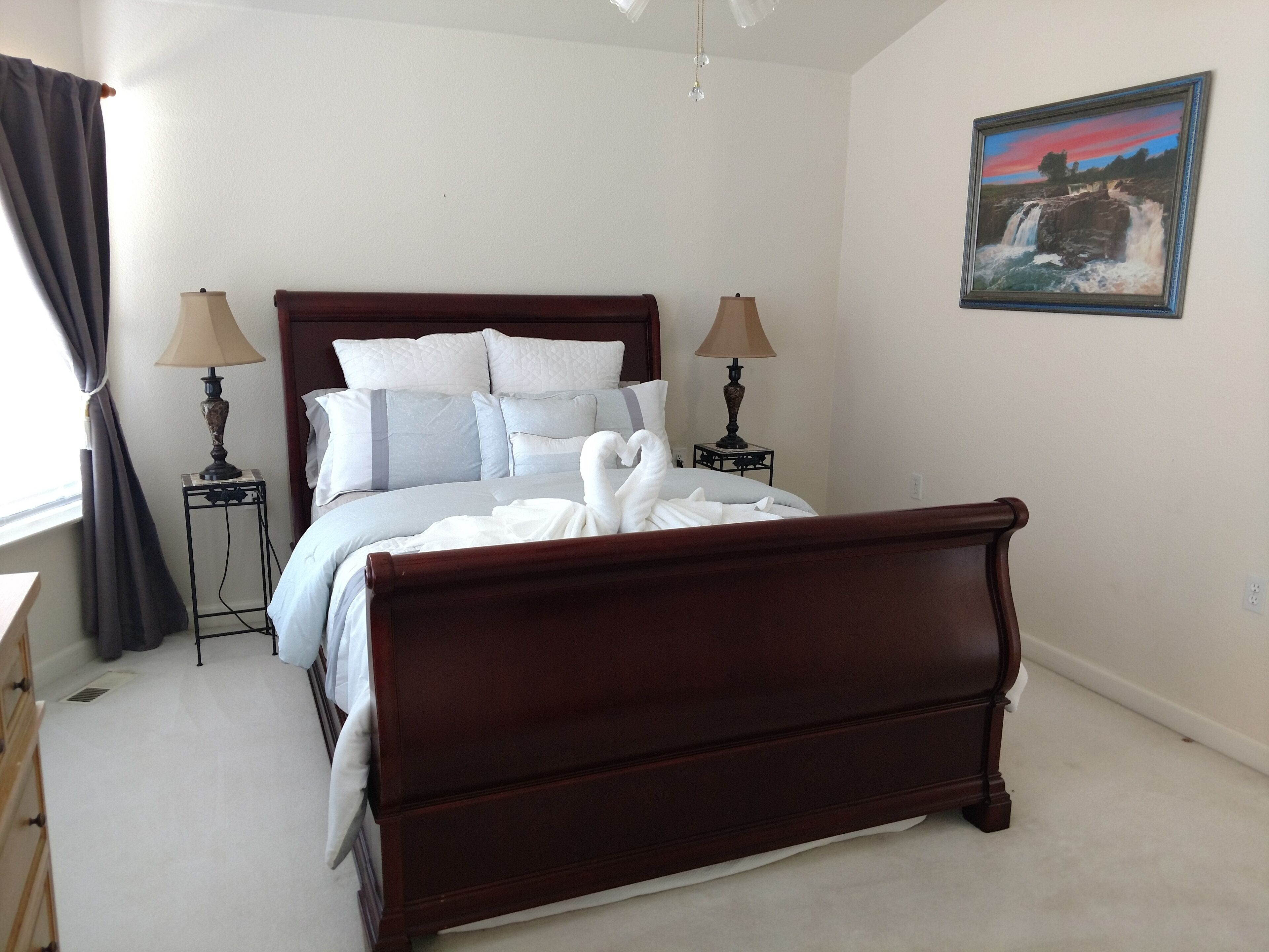 4 bedrooms, WiFi, bed sheets