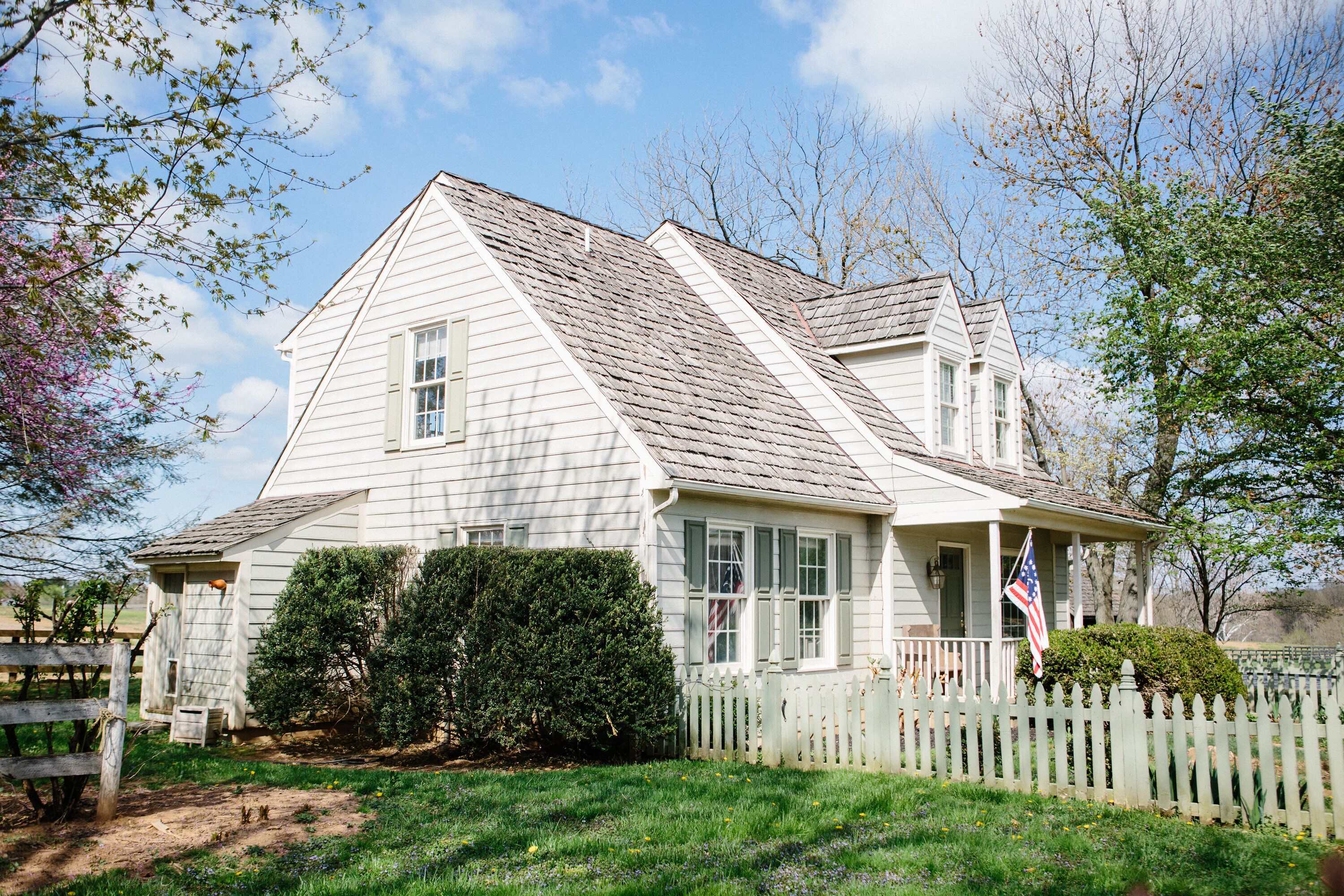 Country Cottage on 1700’s Horse Farm/Wedding Venue
