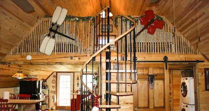 Rustic Fall Cottage | Pet Friendly