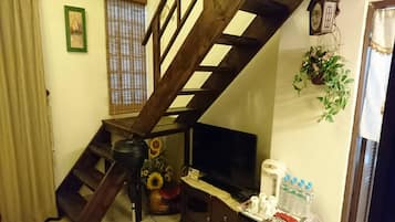 Signature Loft, 2 Bedrooms, Non Smoking, Patio | Down comforters, blackout drapes, soundproofing, iron/ironing board