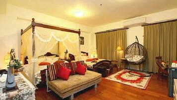 Appartamento Deluxe, non fumatori | Copriletto in piuma, tende oscuranti, insonorizzazione