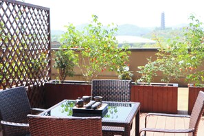 Room, 2 Single Beds (Cabana) | In-room safe, desk, laptop workspace, blackout curtains - Millennium Hotel Zunyi (XINPU NEW DISTRICT)