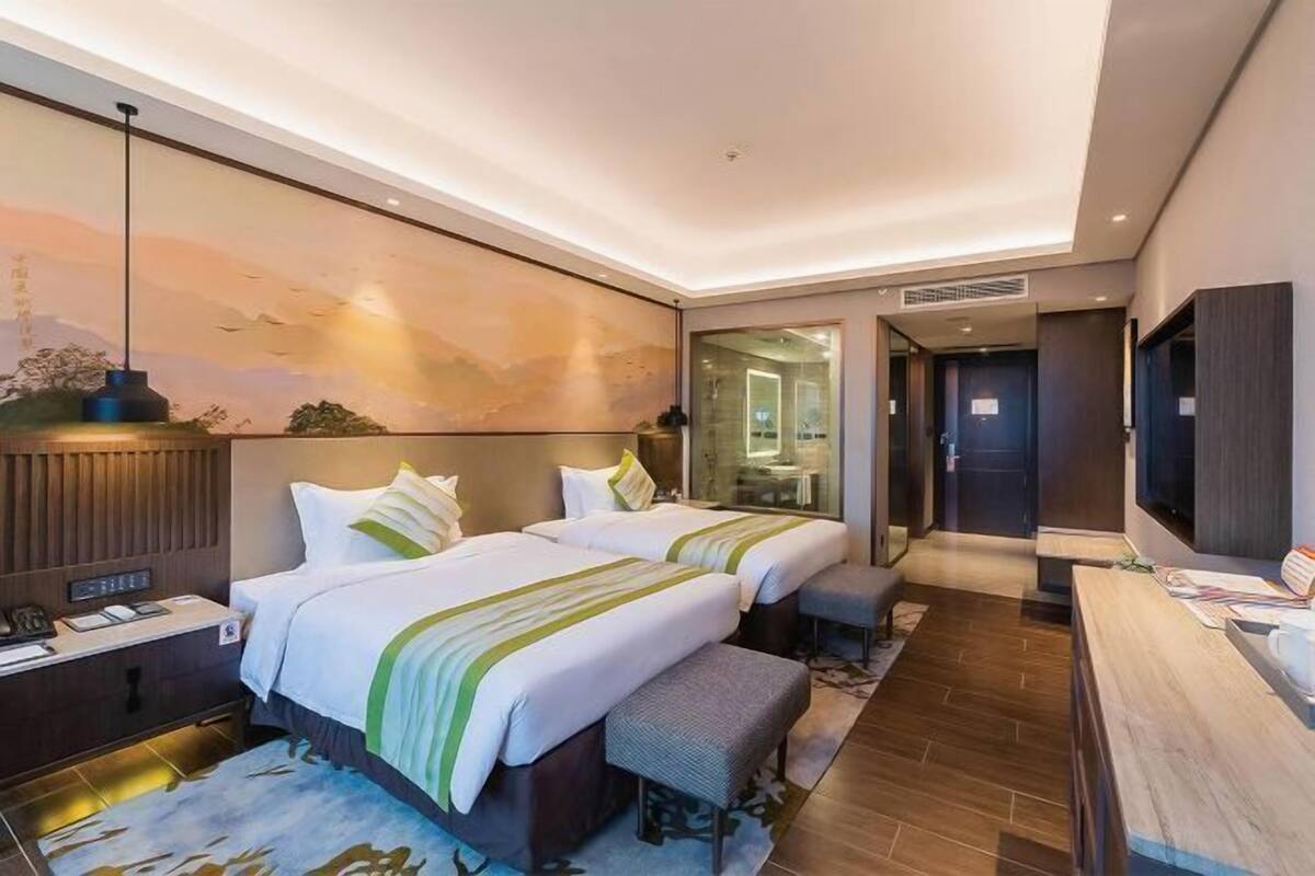 In-room safe, desk, laptop workspace, blackout drapes