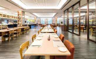 2 restaurants, lunch served