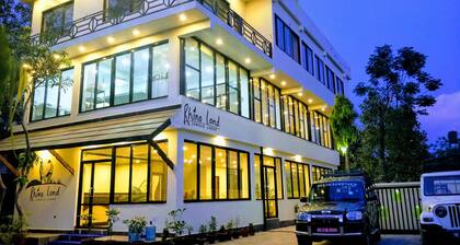 Rhino Land Jungle Lodge