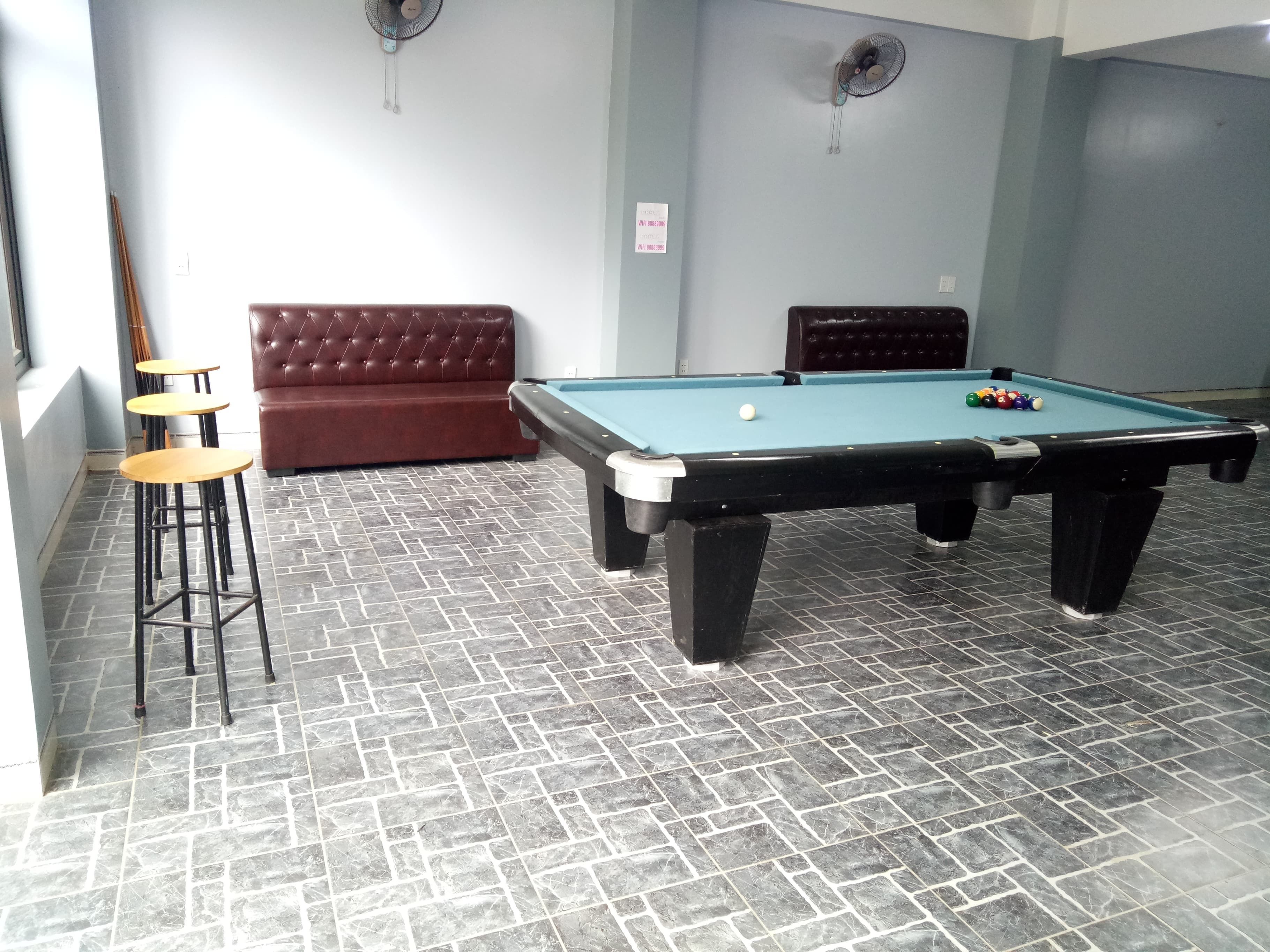 المنشأة من الداخل