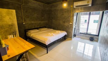 Standard Double Room | Free WiFi, bed sheets