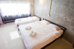 Standard Triple Room | Free WiFi, bed sheets