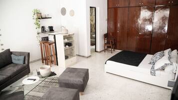 1 bedroom, desk, free WiFi