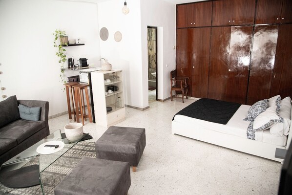 Suite estudio de lujo | 1 habitación, escritorio y wifi gratis