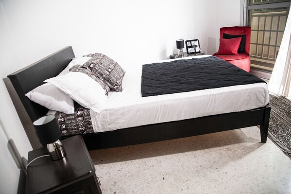 1 quarto, escrivaninha, Wi-Fi de cortesia