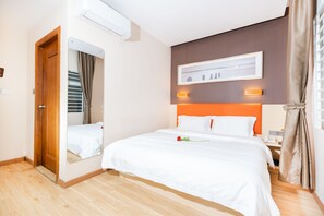 スタンダード ダブルルーム (Type 2) | リビングルーム | 液晶テレビ