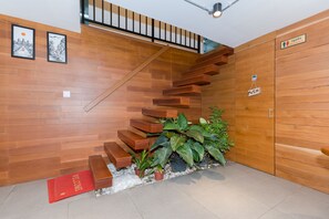 朝食 (郷土料理)、毎日提供 (1 名様 4.5 USD)