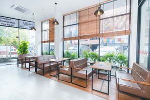 Daily local cuisine breakfast for a fee - 7 Days Premium Hotel (Phnom Penh)