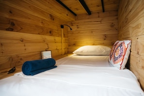 Free WiFi, bed sheets