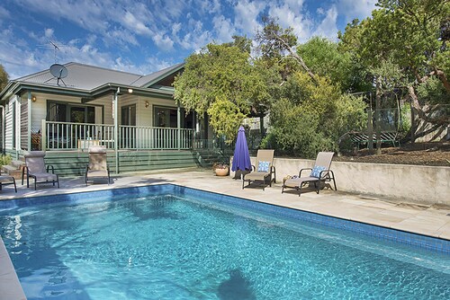 Poolside Sorrento Pet Friendly