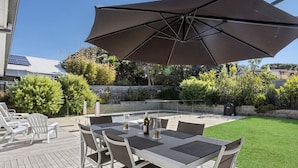 Outdoor dining - Bluetopia Spacious Rye Retreat with Pool and BBQ (RYE)