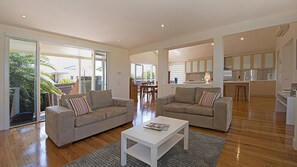 TV, fireplace, DVD player, stereo