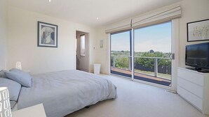 Unclassified image, 4 of 19, button - KaniCoast  Sorrento holiday home with Spa (SORRENTO)