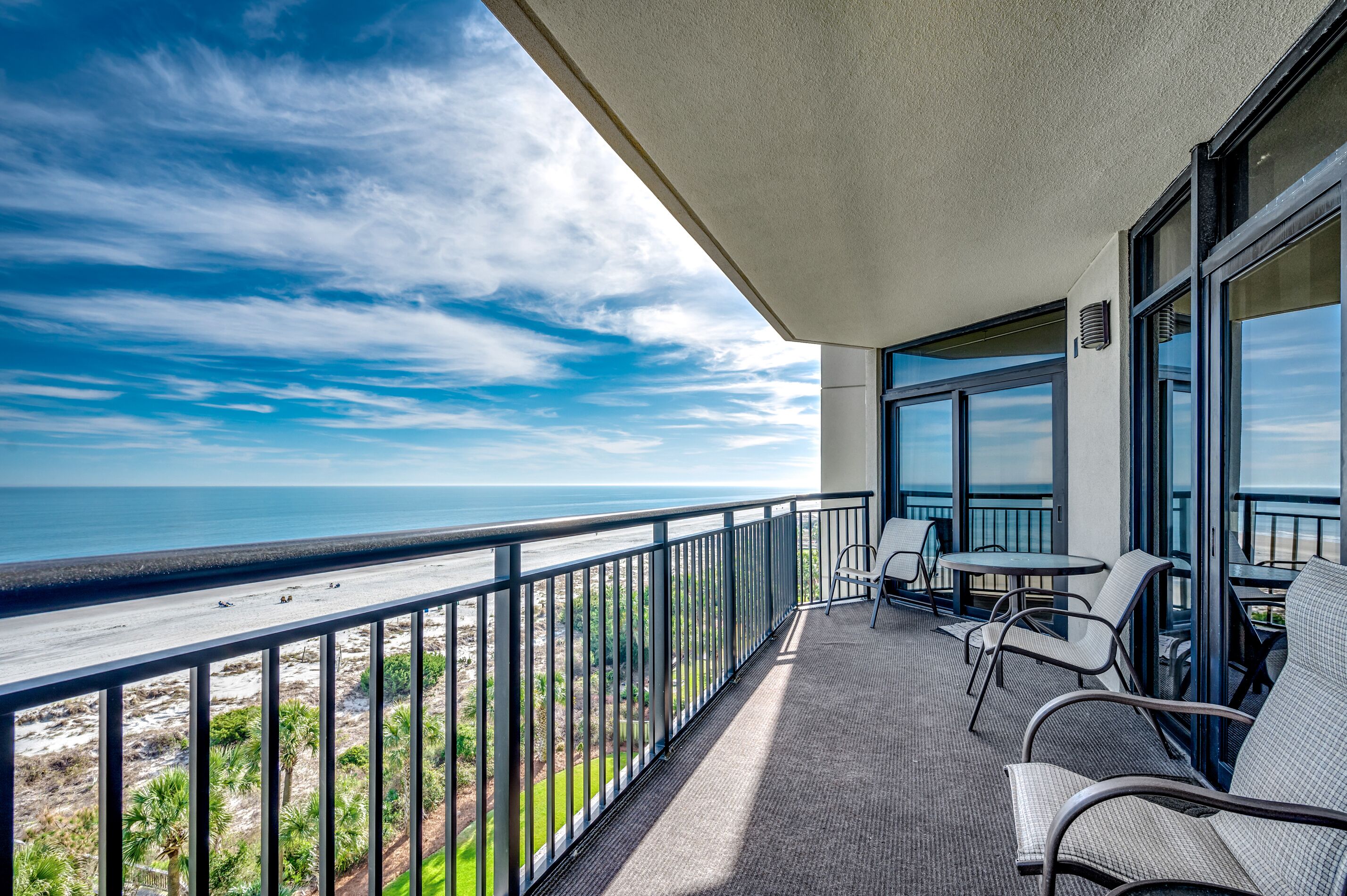 Large Oceanfront 4 bdrm, 4 bath Unit (7th Floor) - by Luxury Beach Rentals